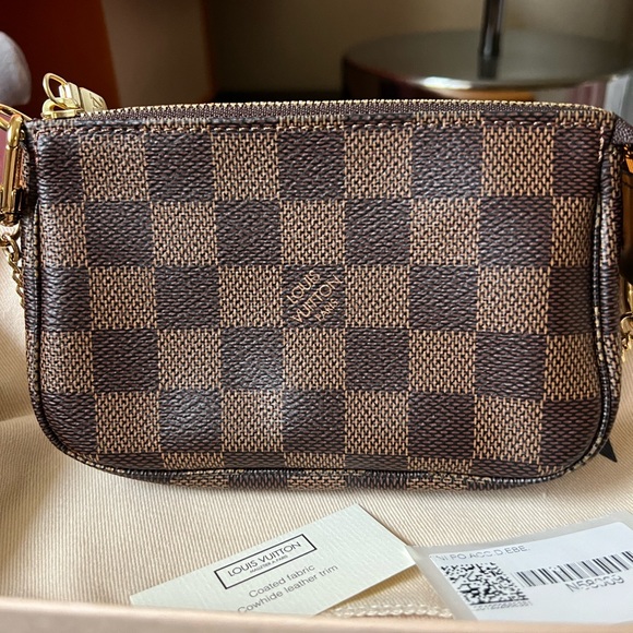 Louis Vuitton MINI POCHETTE ACCESSOIRES - Picture 7 of 9